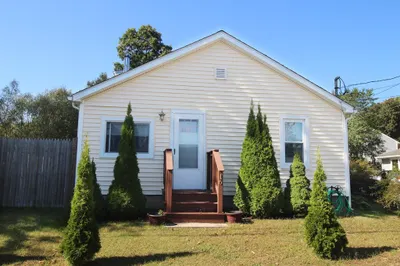 16 Bertino St