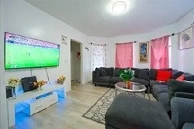 11-13 High St #1 1