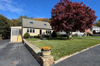28 Macomber Road 1