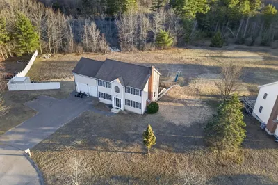 43 Mohawk Dr 1