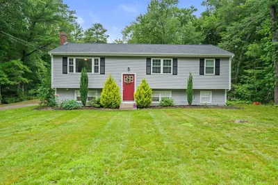 58 Surrey Ln