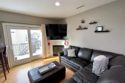 227 Bowen Street #3 1