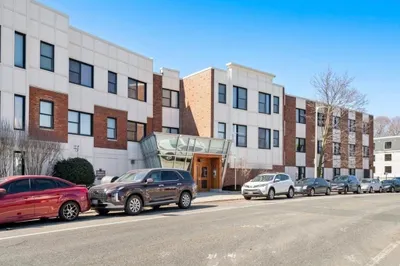 99 Chestnut Hill Ave #321