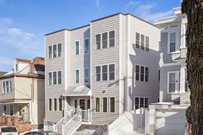 21 Thornton St #1