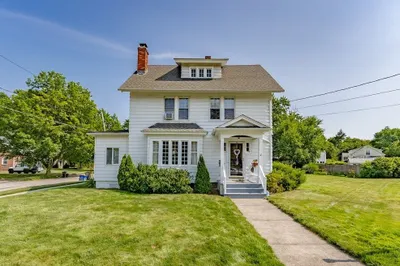 198 Edgewood Ave 1