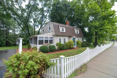 824 Pond St.