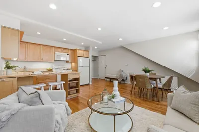 21 Bowdoin Street #5C 1