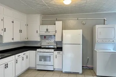 266 W Sixth St #REAR 1