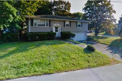 39 Thorndike Rd