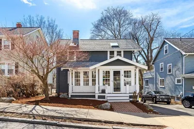 25 Peter Tufts Rd