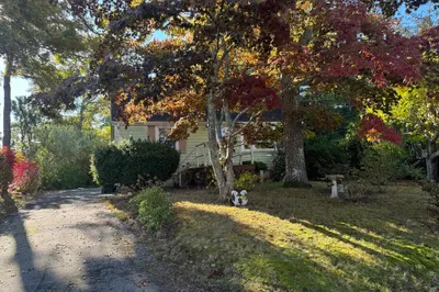 84 Lake Shore Dr 1