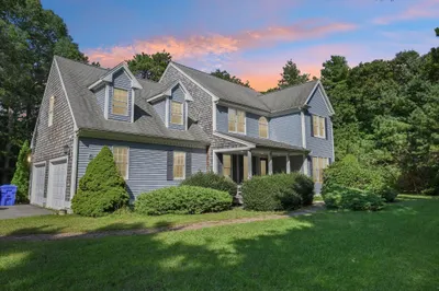 8 Tiffany Rd 1