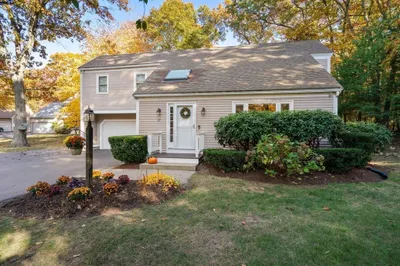 27 Raymond Way 1