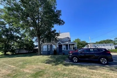 303 Beach St 1