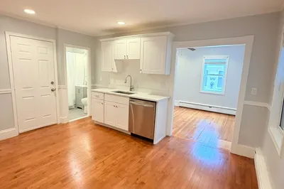 22 Carlton St #1 1