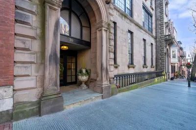 70 Mt Vernon St #4A