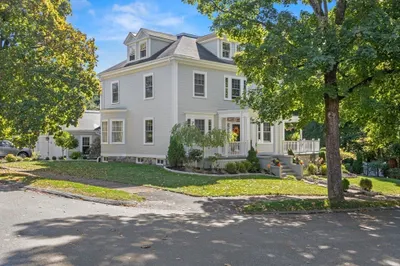 9 Winthrop St 1