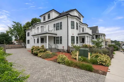 8 Sycamore St #8C 1