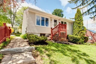 12 Brewster Road
