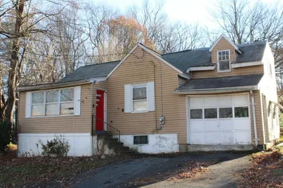 50 Petty Plain Rd 1