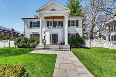 377 Walnut St 1