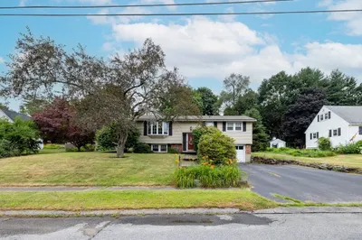 6 Bexley Dr