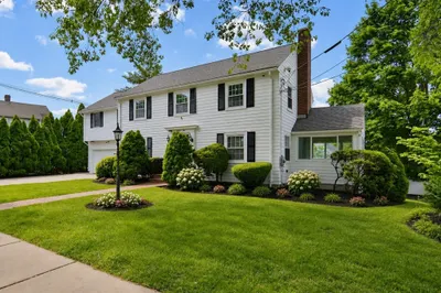 81 Brettwood Road 1