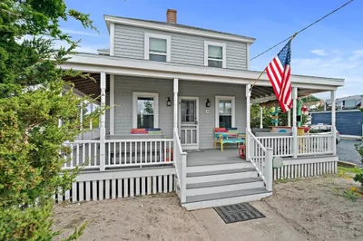18 Marshfield Ave 1