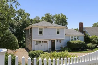 20 Burg Ave 1