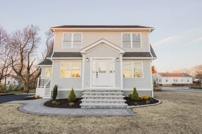 2 Sachem Ave