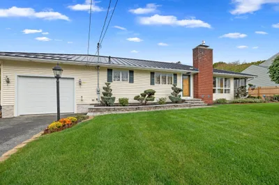 39 Adams Ave 1