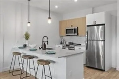 635 Main St #209