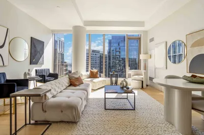 133 Seaport Blvd #2007 1