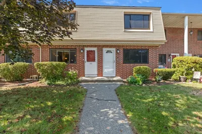 213 Farrwood Dr #213