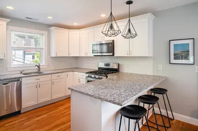 32 Oakland Street #32 1