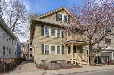34 Roseway St