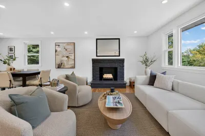 8 Carriage Drive 1
