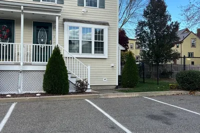 17 Foster St #2 1