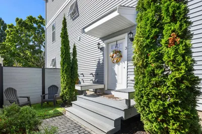 224 Court Street #3 1
