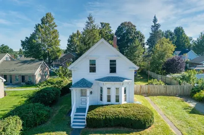 22 Maple Ave