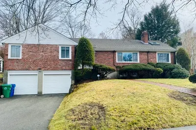 42 Cynthia Rd