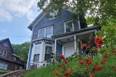 301 Walnut St