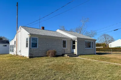 300 Davis Rd 1
