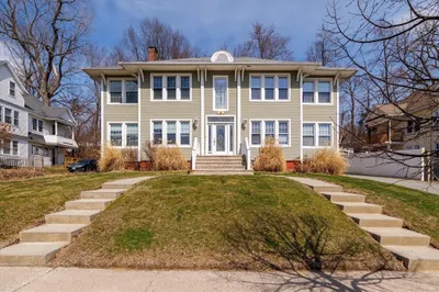85 Narragansett St 1