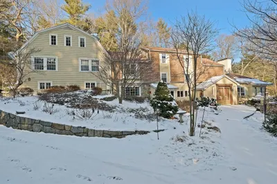 25 Pleasant St 1