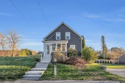 28 Currier Ave