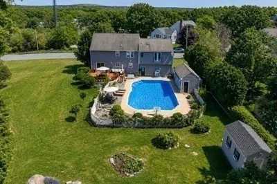 185 Rosewood Road 1
