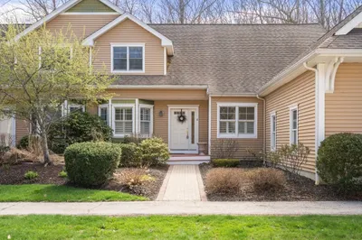 6 Summerland Way #6