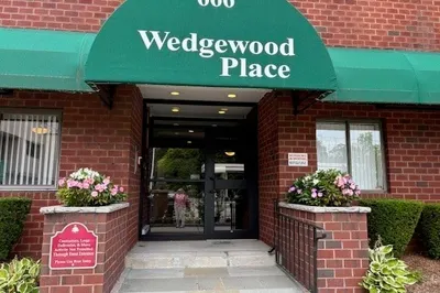 666 Main St #403