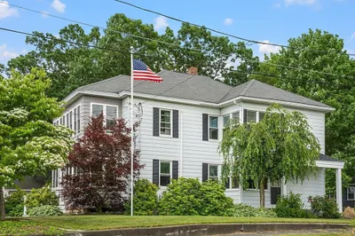 499 Mechanic St 1